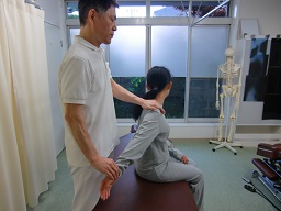 整形学的徒手検査の様子